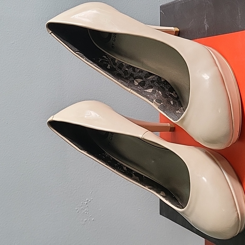 Guess Size 8.5 Nude Pumps Natalya